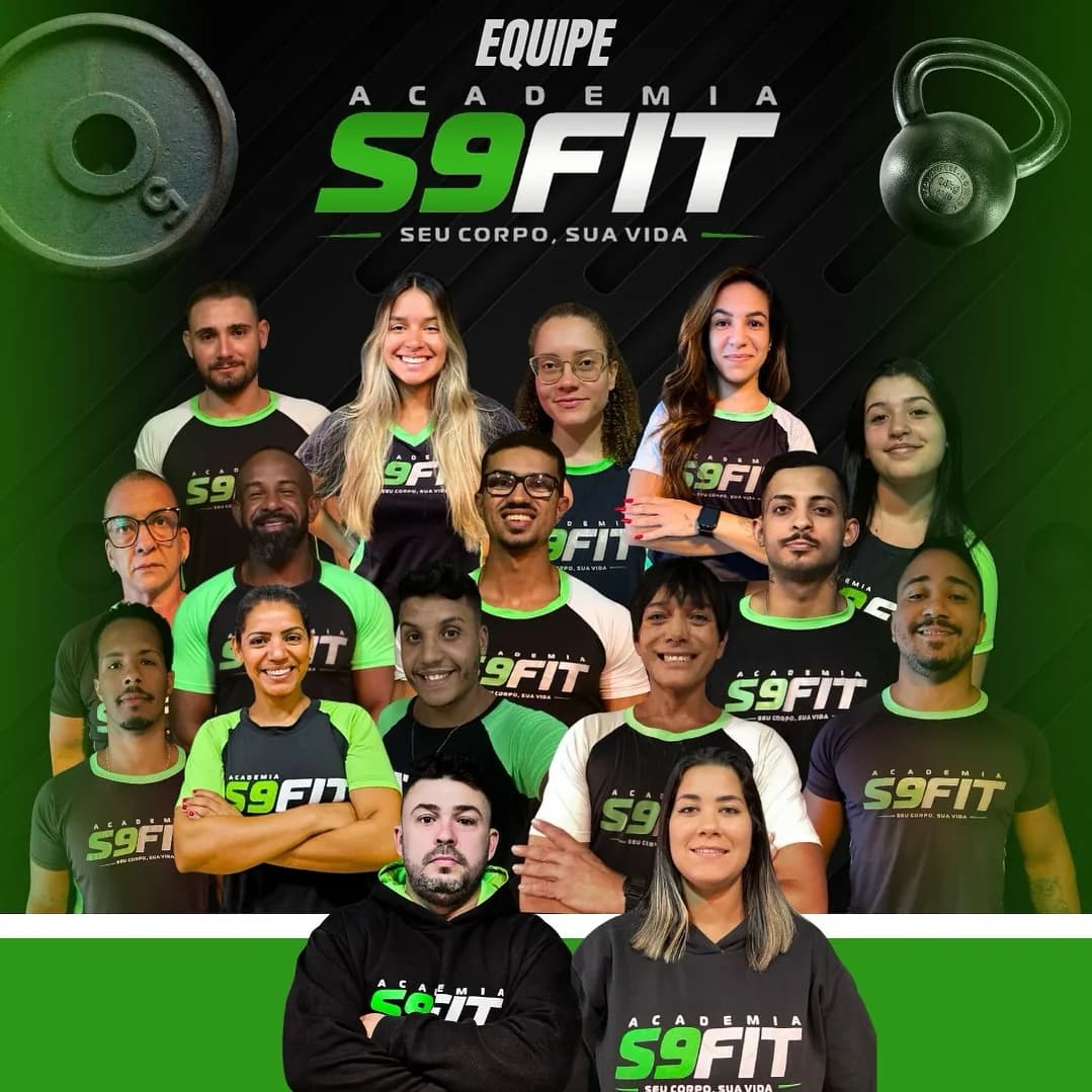Equipe completa da S9 Fit reunida, mostrando o time que acompanha os alunos no Anil e em Jacarepagua.